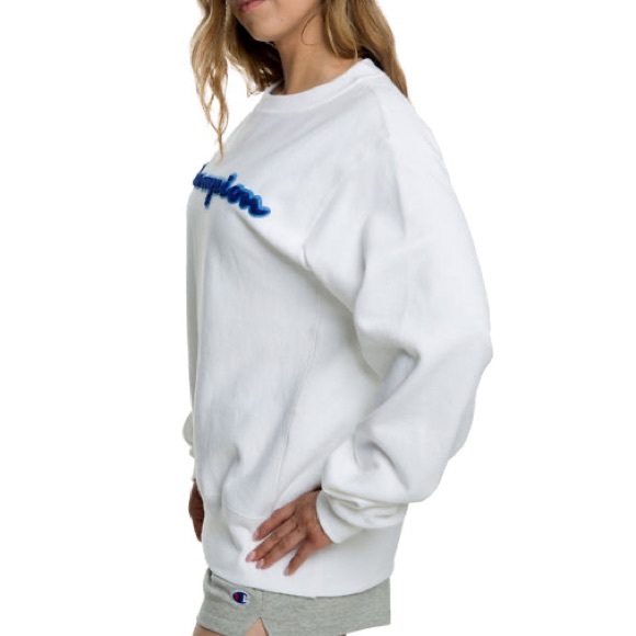 NWT Unisex Size Medium Champion Reserve Weave Chenille Logo Print Sweater White - Picture 3 of 13